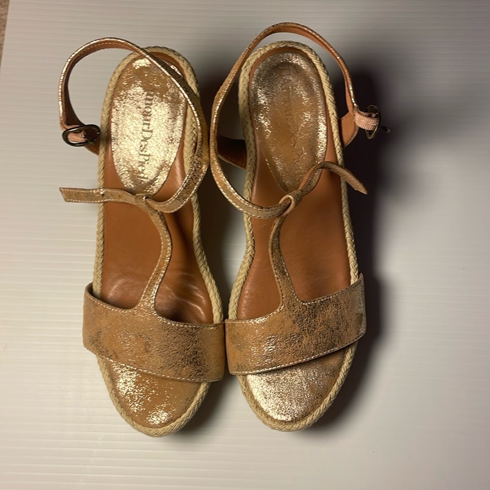 L’amourDesPieds Gold metal sue sunset lifestyles women size 8